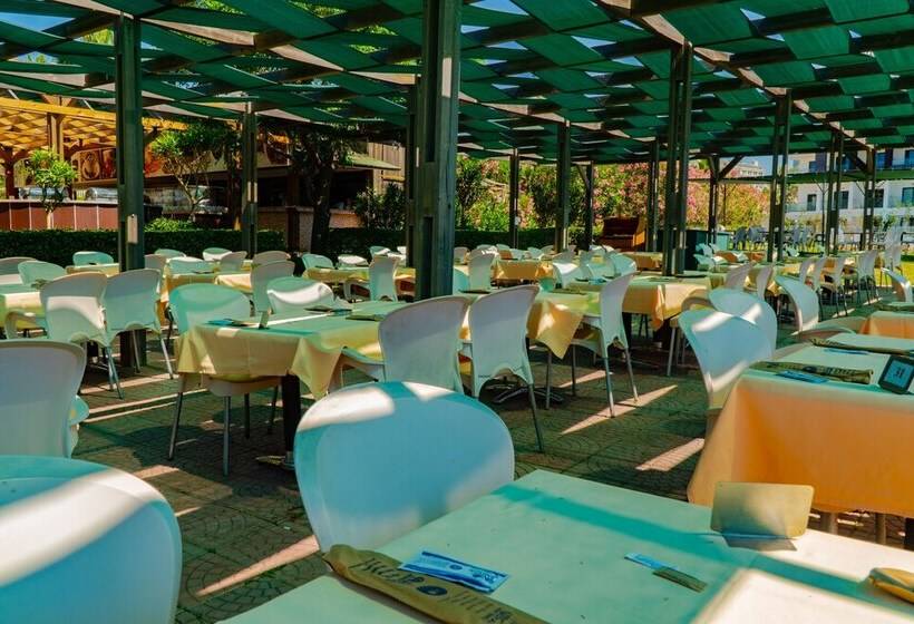 Отель Royal Atlantis Spa & Resort