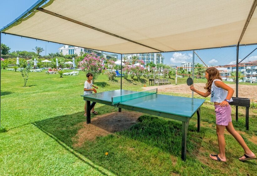 Отель Royal Atlantis Spa & Resort