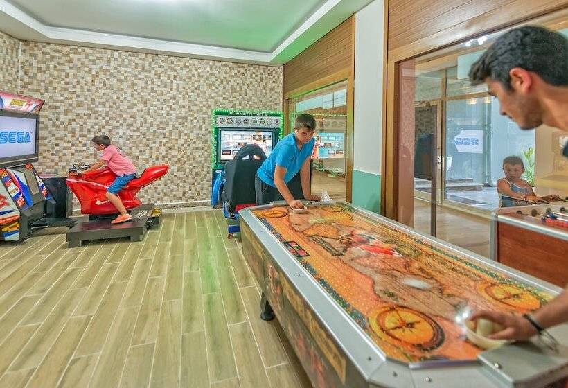 Отель Royal Atlantis Spa & Resort