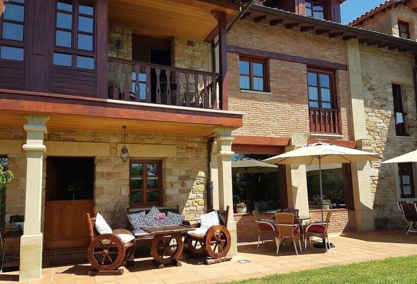 田舎風ホテル Casona De Tresali