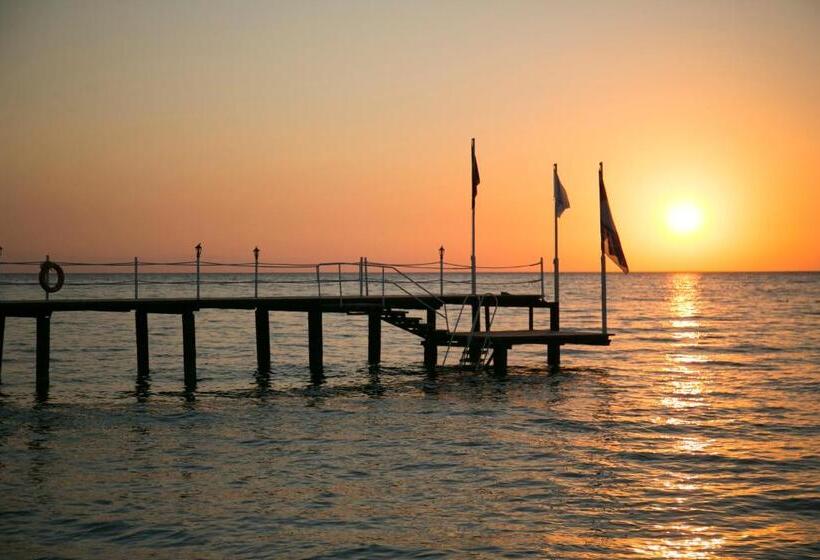 Отель Sailor S Beach Club All Inclusive