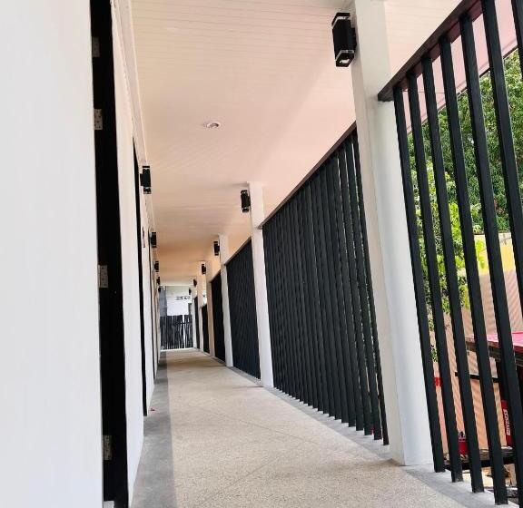 Отель Samui Beach Hostel