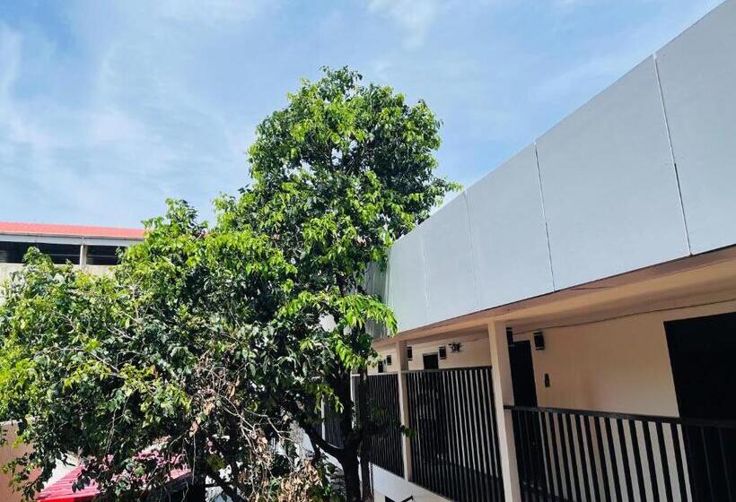 Отель Samui Beach Hostel