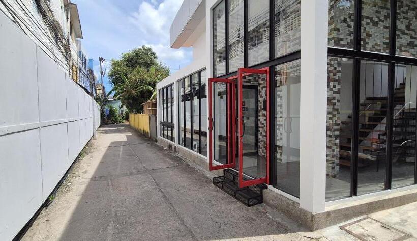 Отель Samui Beach Hostel