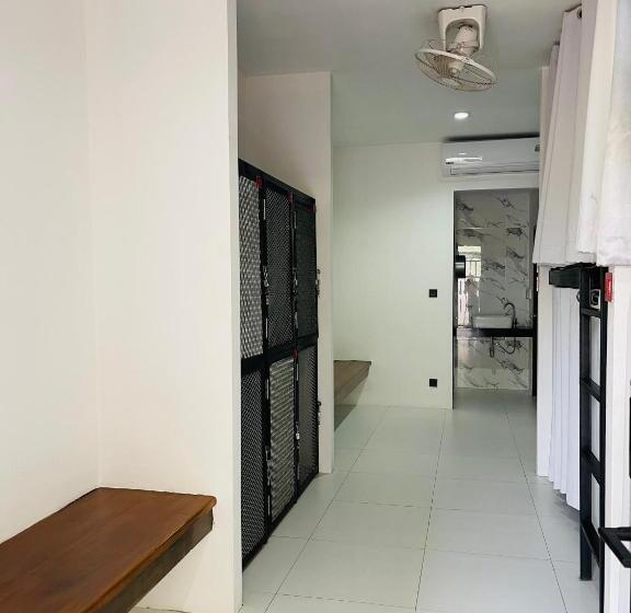 Отель Samui Beach Hostel