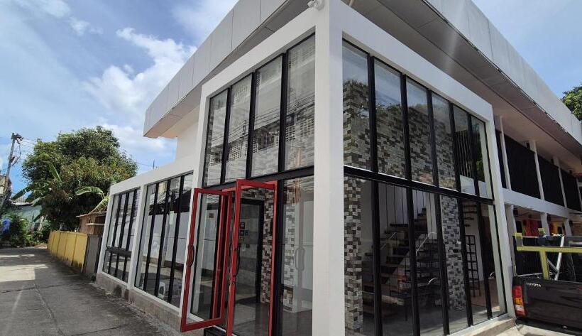 Отель Samui Beach Hostel