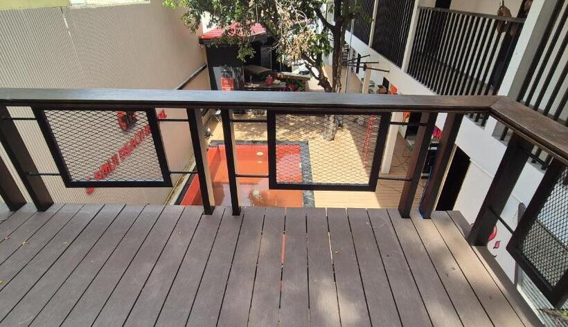 Отель Samui Beach Hostel