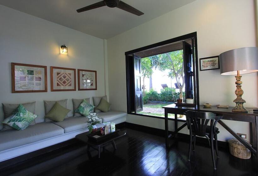 ホテル Saree Samui