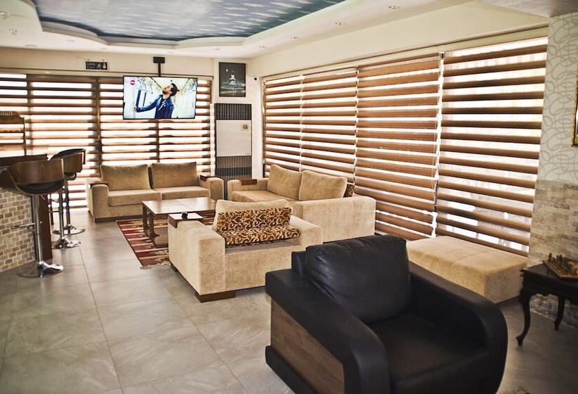 בית מלון כפרי Saturn