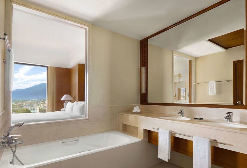 酒店 Shangrila Chiang Mai