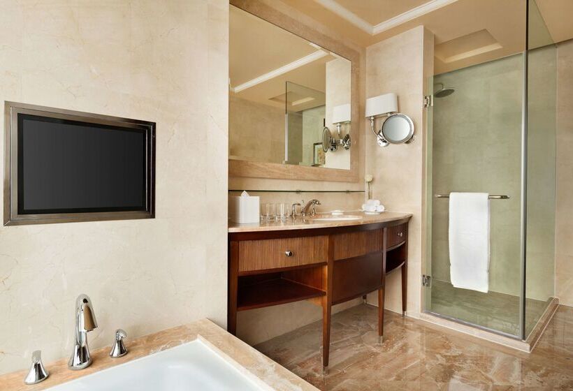 Hotel Shangri La Wenzhou A Panoramic View Of The River, Adjacent To Wenzhou International Convention And E