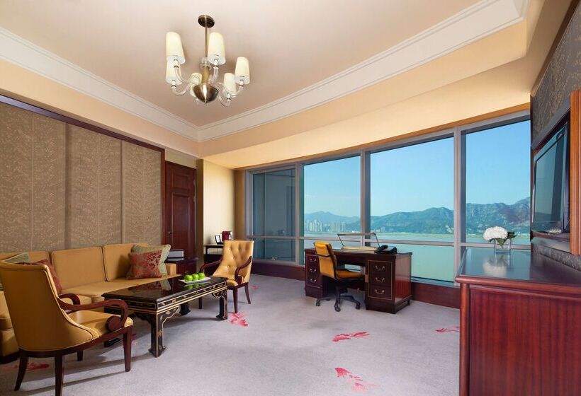 Hotel Shangri La Wenzhou A Panoramic View Of The River, Adjacent To Wenzhou International Convention And E