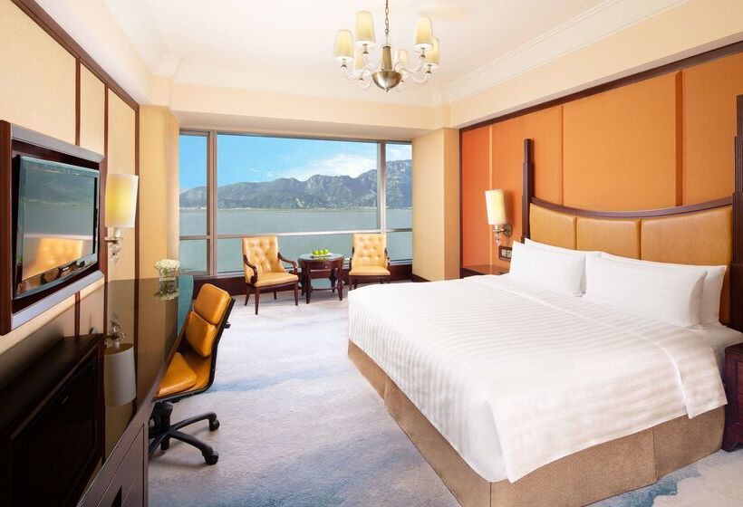 Hotel Shangri La Wenzhou A Panoramic View Of The River, Adjacent To Wenzhou International Convention And E