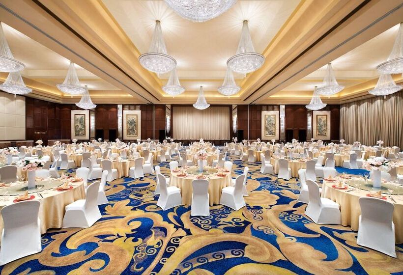 Hotel Shangri La Wenzhou A Panoramic View Of The River, Adjacent To Wenzhou International Convention And E