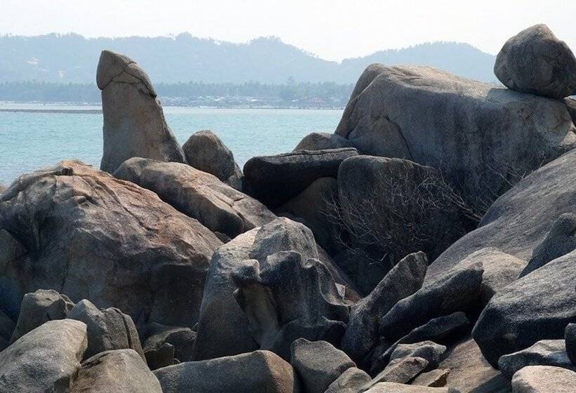 فندق Shasa Resort   Luxury Beachfront Suites