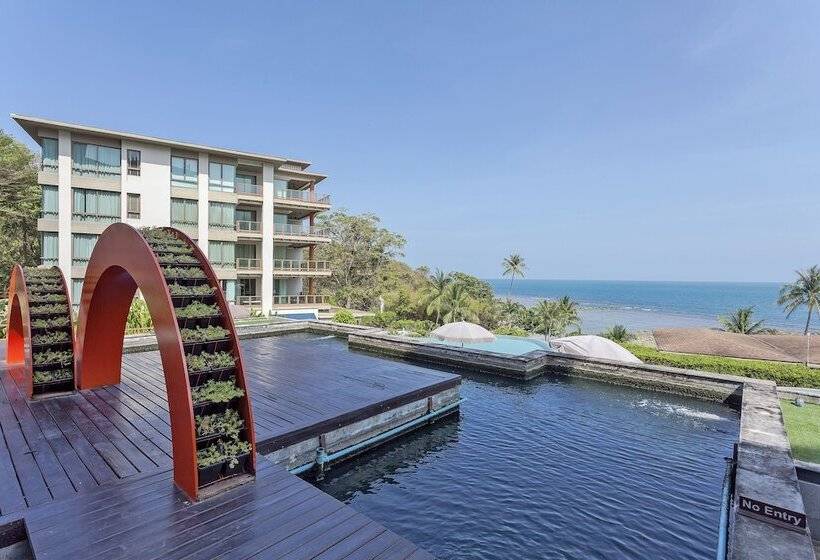 호텔 Shasa Resort   Luxury Beachfront Suites