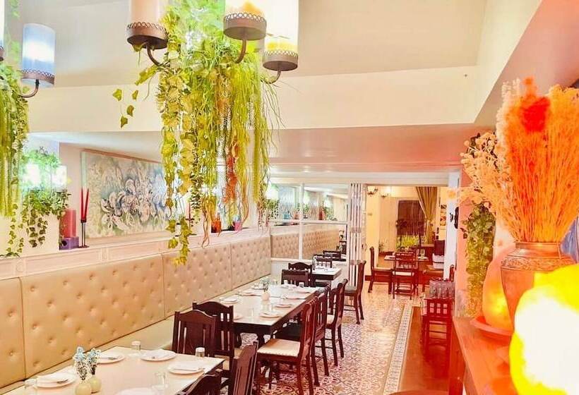 Отель Shewe Wana Boutique