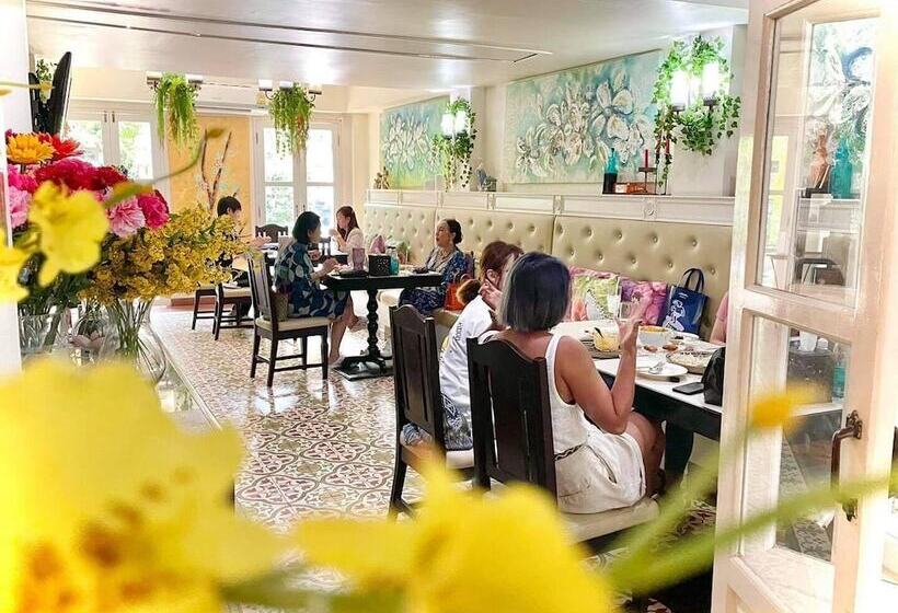 Отель Shewe Wana Boutique