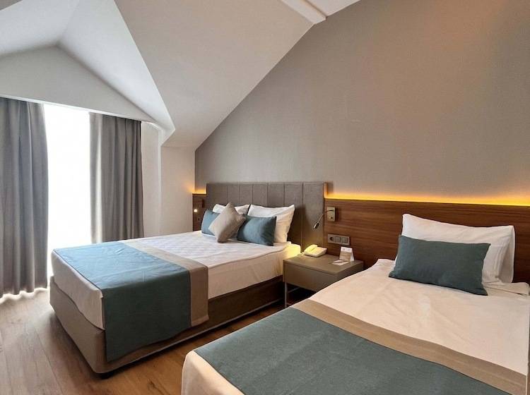 Отель Side Story Resort & Spa