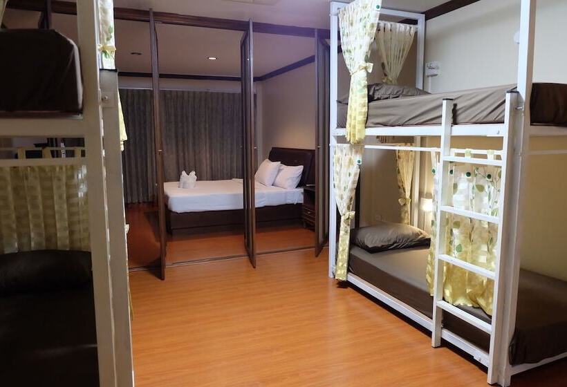 호텔 Starbright Court Hostel