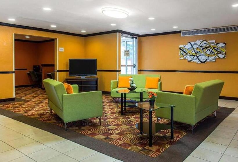 בית מלון כפרי Studios & Suites 4 Less Charlotte