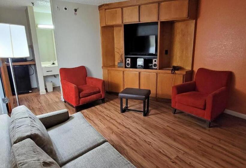 בית מלון כפרי Studios & Suites 4 Less Charlotte