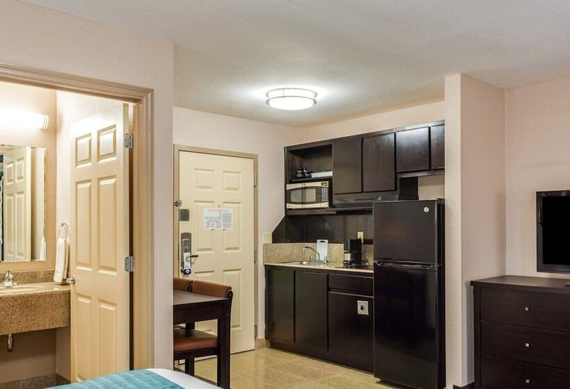 هتل Suburban Studios Avondale