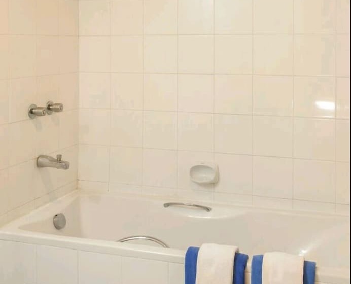 בית מלון כפרי Takiab Beach Resort