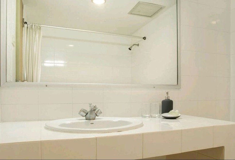 בית מלון כפרי Takiab Beach Resort