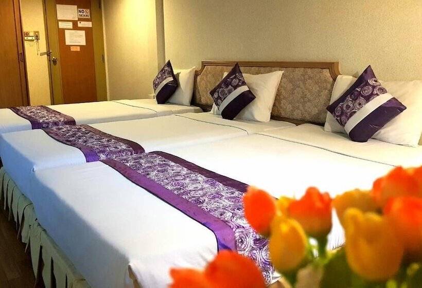 בית מלון כפרי Takiab Beach Resort