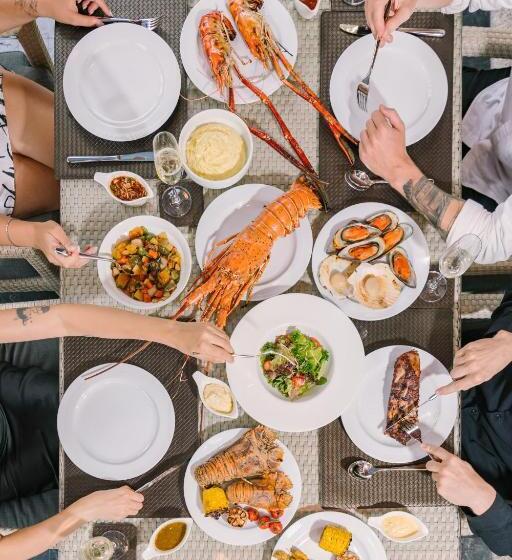 ホテル The Bell Pool Villa Resort Phuket