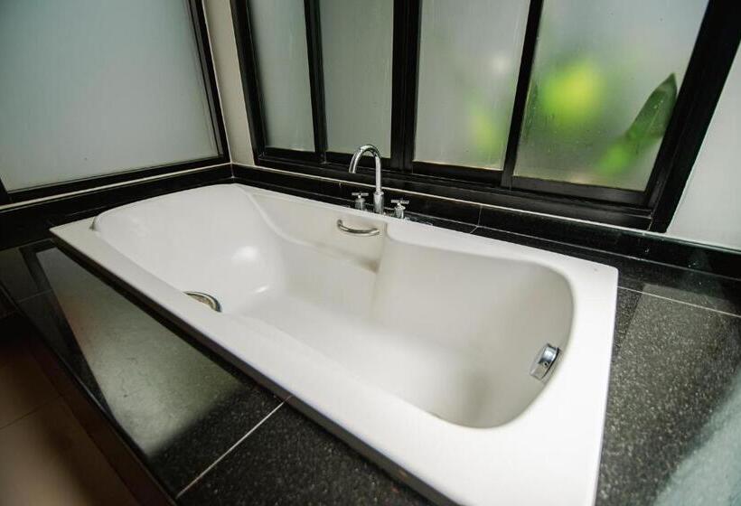 ホテル The Bell Pool Villa Resort Phuket