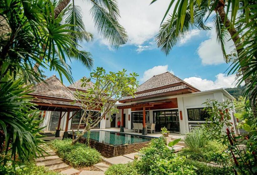 ホテル The Bell Pool Villa Resort Phuket