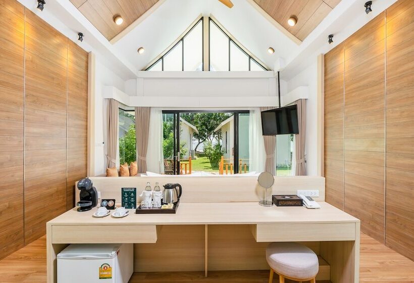 Koh Chang Paradise Resort & Spa