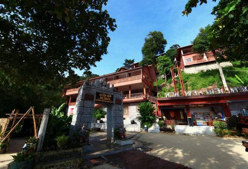 Koh Ngai Cliff Beach Resort