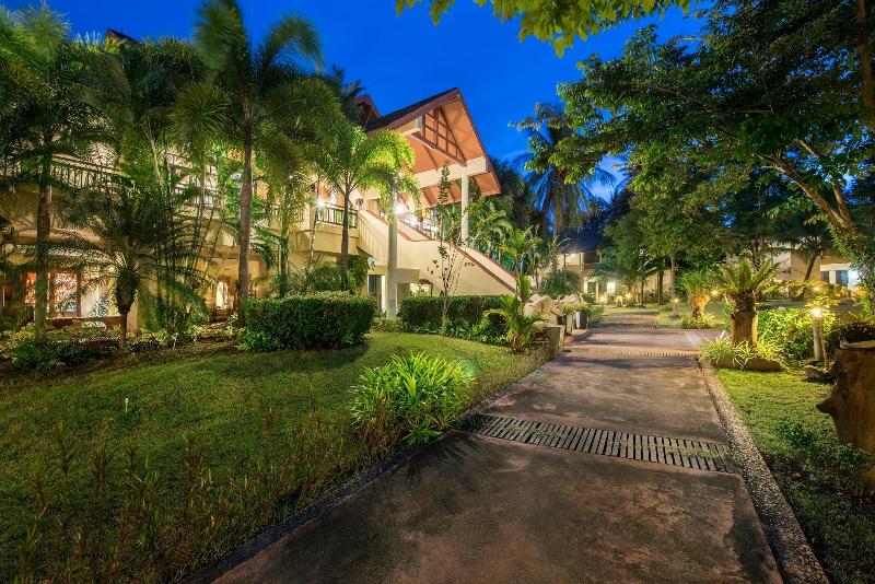 Chada Lanta Beach Resort   Sha Extra Plus