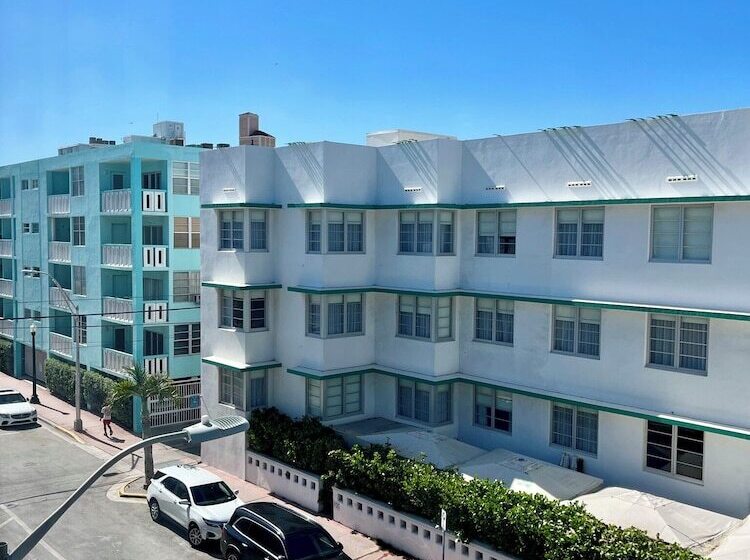 Majestic Hotel South Beach