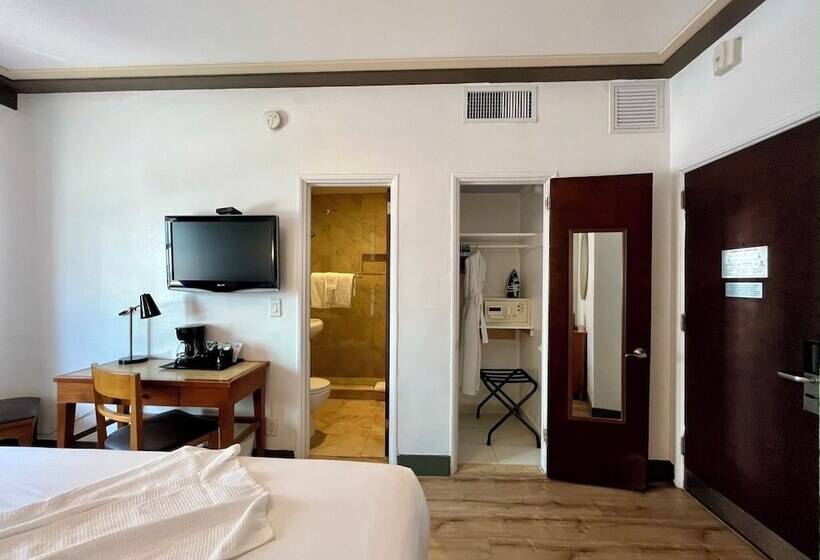 Majestic Hotel South Beach