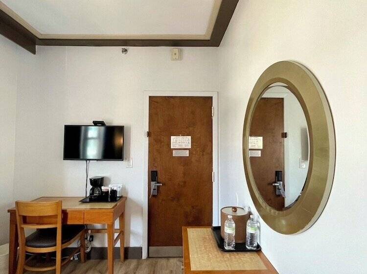 Majestic Hotel South Beach