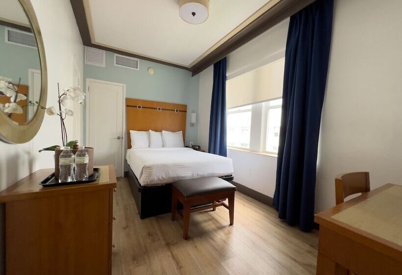 Majestic Hotel South Beach