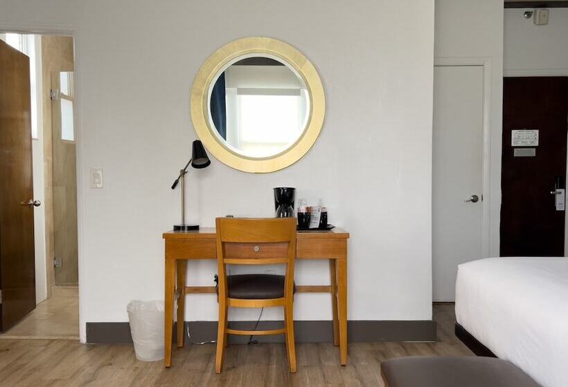 Majestic Hotel South Beach