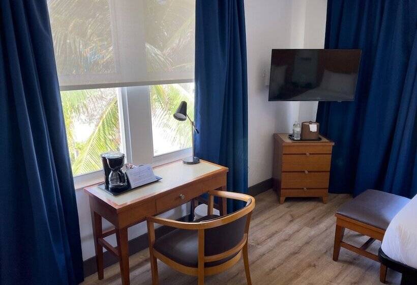 Majestic Hotel South Beach