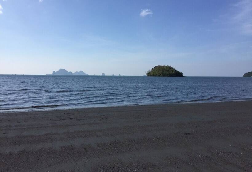 Pan Beachfront Resort Krabi