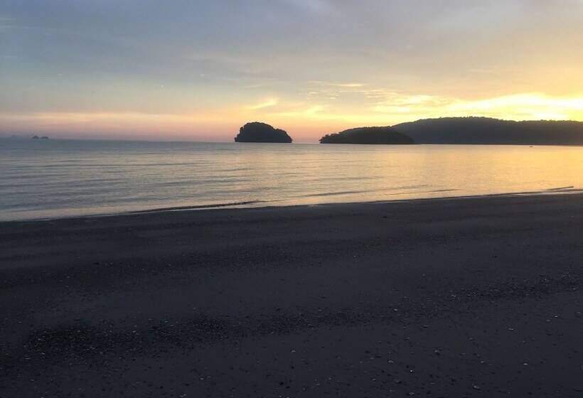 Pan Beachfront Resort Krabi