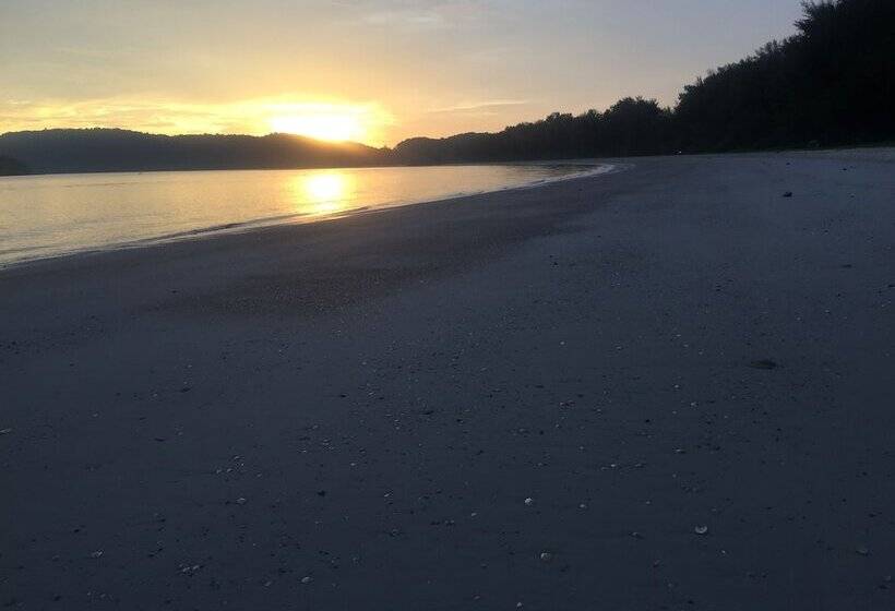 Pan Beachfront Resort Krabi