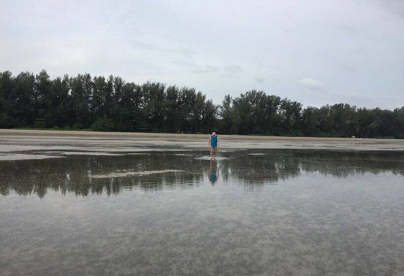 Pan Beachfront Resort Krabi