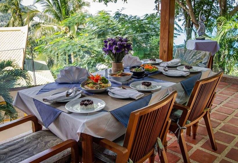 Sandalwood Luxury Villa Resort