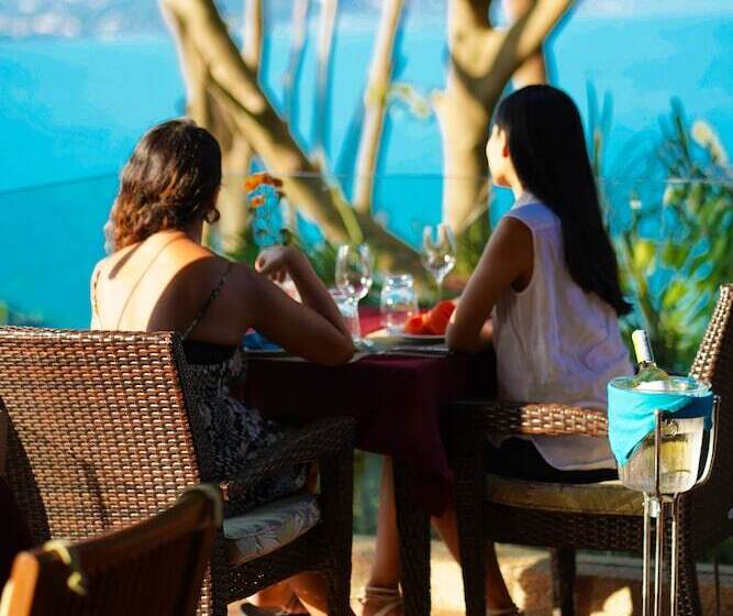 Sandalwood Luxury Villa Resort