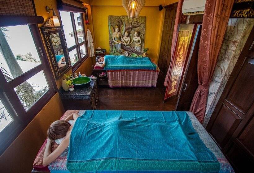 Sandalwood Luxury Villa Resort