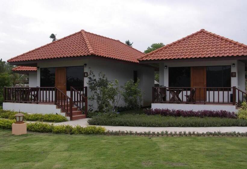 Sailom Resort Bangsaphan